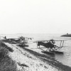 Van%20Berkel%20WA%20lichte%20verkenningsvliegtuigen%20met%20drijvers%20%281919-1933%29%20afgemeerd%20in%20het%20Kanaal%20door%20Walcheren%2C%20nabij%20vliegkamp%20Veere